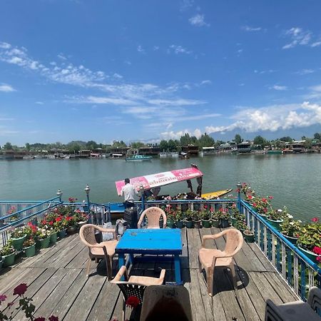 Mossess Group Of Houseboats Hotel Srīnagar Exterior foto